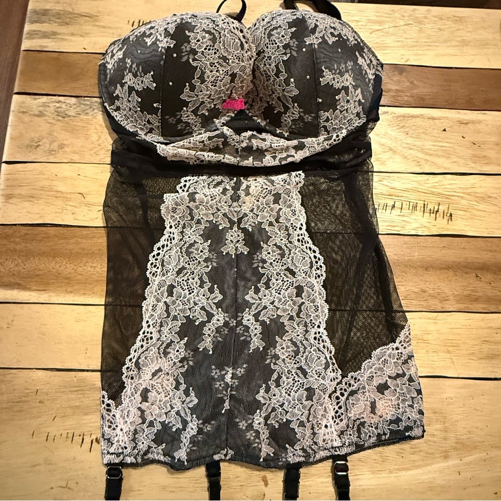Victoria's Secret Dream Angels Crystal Garter Slip w/ PushUp Bra Black White 38D
